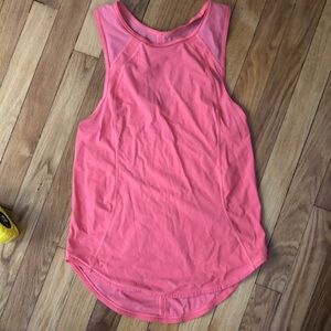 Lululemon like new nylon and mesh loose top size small check measurements great